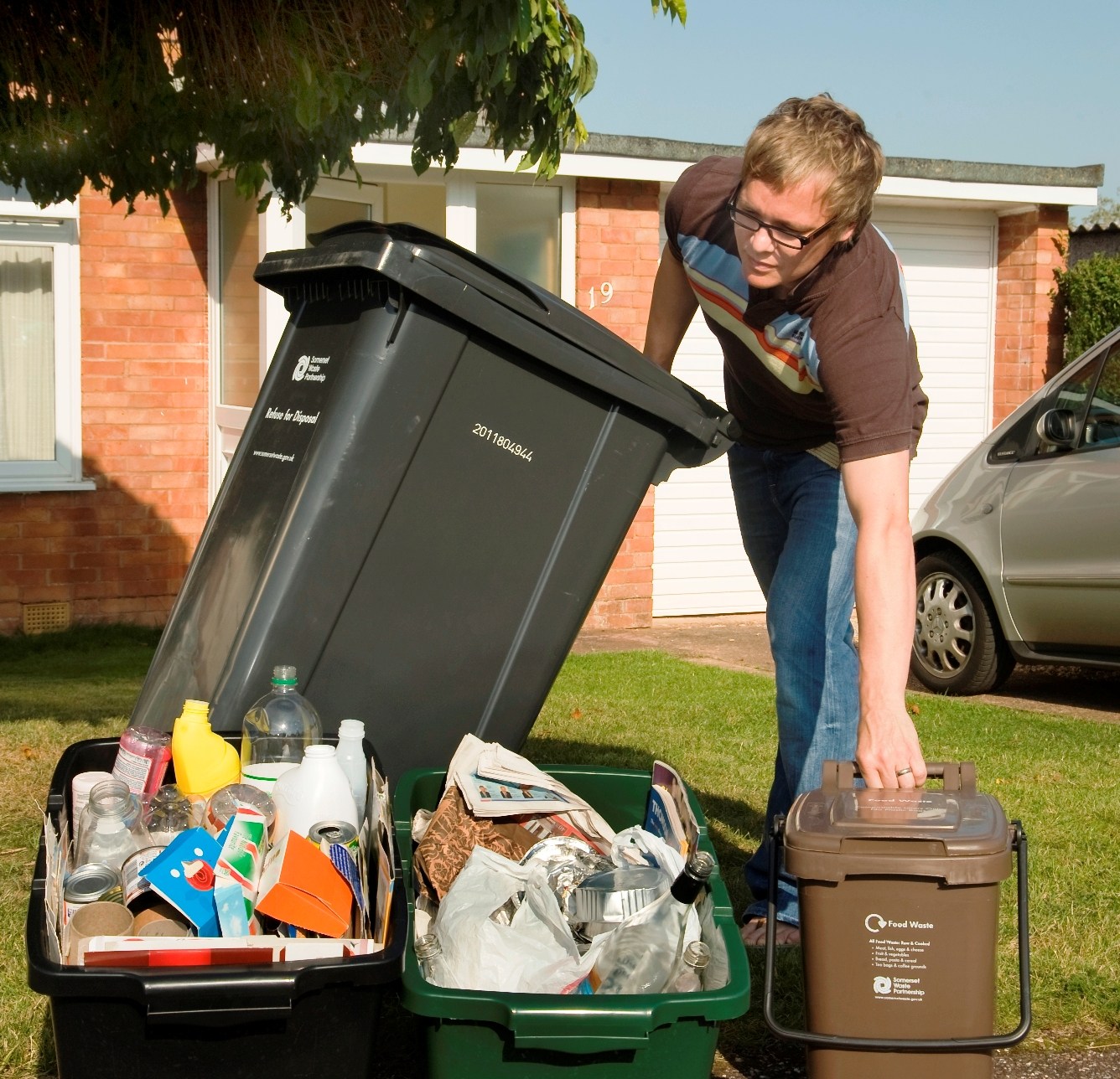 Get Rid Of All Your Worries By Choosing Rubbish Collection Specialists